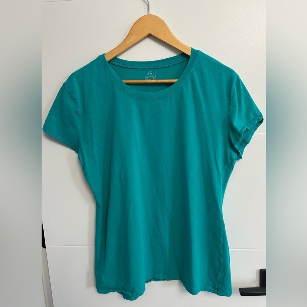 💝Sexy Basics: Women’s Short Sleeve Shirt (ptp approx 20.75in) -Size 2XL💝